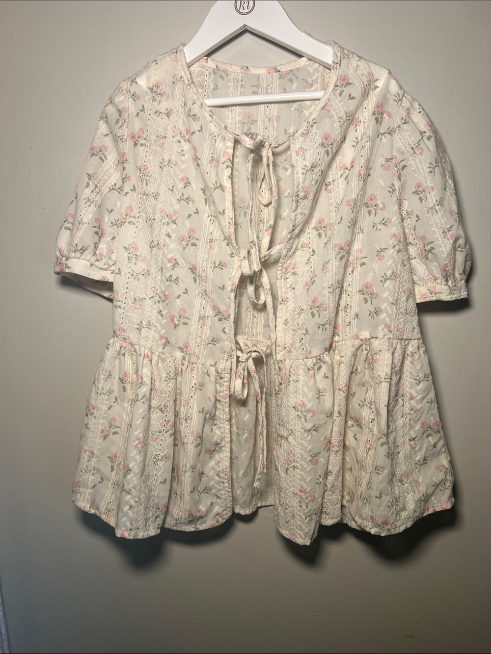 SHEIN Cream Floral Peplum Tie-Front Top with Pink Roses